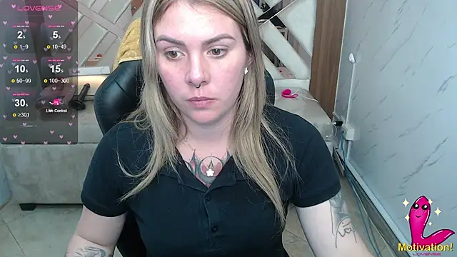 Snapshot of Paula_b_ chatting on 05/28/26, 12:57 Paula b online show from 05/28/26, 12:57