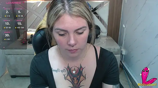 Snapshot of Paula_b_ chatting on 06/03/26, 01:03 Paula b online show from 06/03/26, 01:03