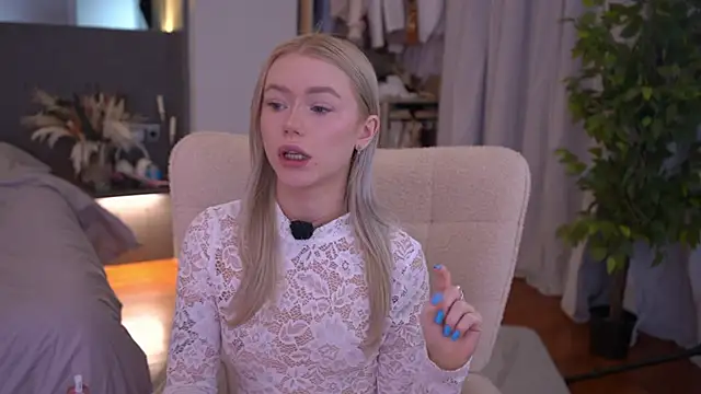 LexieLoree online show from 04/04/26, 02:43