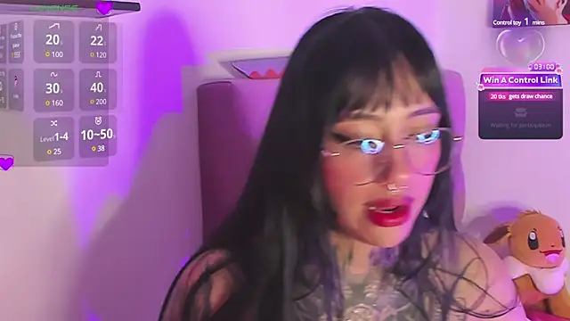 Snapshot of Akari1_Mischief chatting on 12/07/24, 01:14 Akari1 Mischief online show from 12/07/24, 01:14