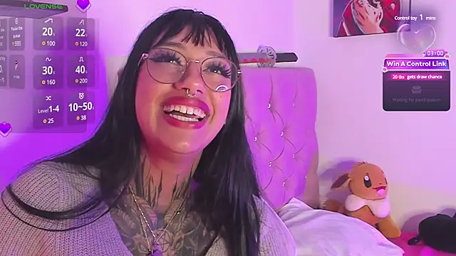 Snapshot of Akari1_Mischief chatting on 12/07/24, 04:20 Akari1 Mischief online show from 12/07/24, 04:20