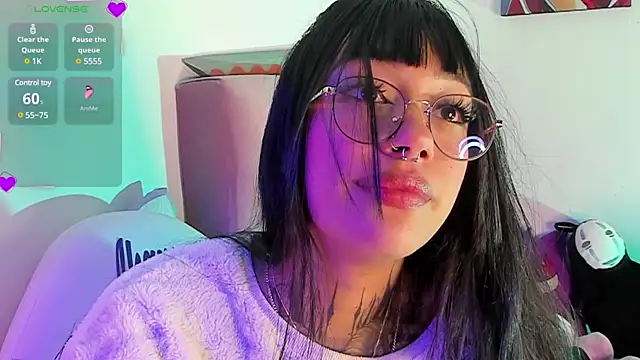 Snapshot of Akari1_Mischief chatting on 12/31/24, 12:00 Akari1 Mischief online show from 12/31/24, 12:00