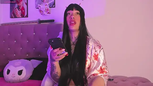 Snapshot of Akari1_Mischief chatting on 03/07/25, 04:57 Akari1 Mischief online show from 03/07/25, 04:57