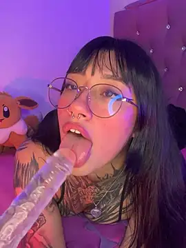 Snapshot of Akari1_Mischief chatting on 03/15/25, 08:26 Akari1 Mischief online show from 03/15/25, 08:26