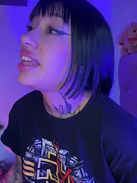 Snapshot of Akari1_Mischief chatting on 03/23/25, 05:10 Akari1 Mischief online show from 03/23/25, 05:10