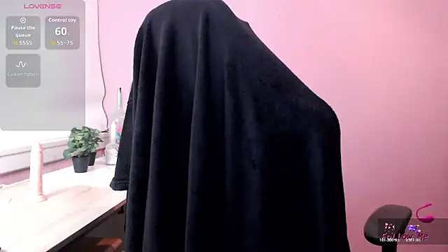 Snapshot of Nova_mea chatting on 02/26/26, 06:40 Nova mea online show from 02/26/26, 06:40