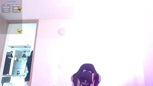 Layna cold online show from 02/24/26, 12:47