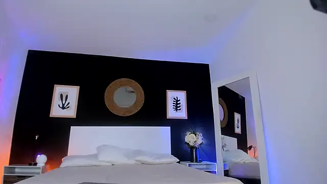 VioletPaket online show from 10/18/25, 01:23