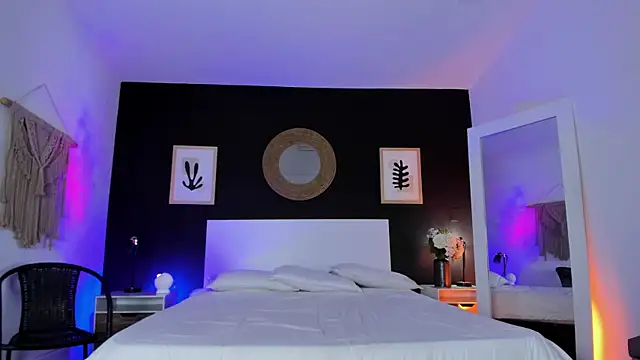 VioletPaket online show from 11/30/25, 01:37