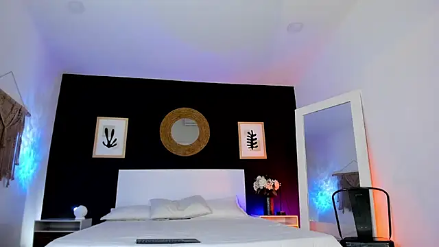 VioletPaket online show from 01/08/26, 11:45