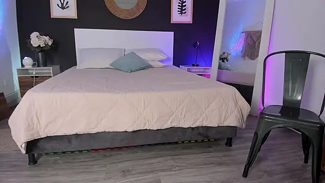 VioletPaket online show from 02/09/26, 11:36