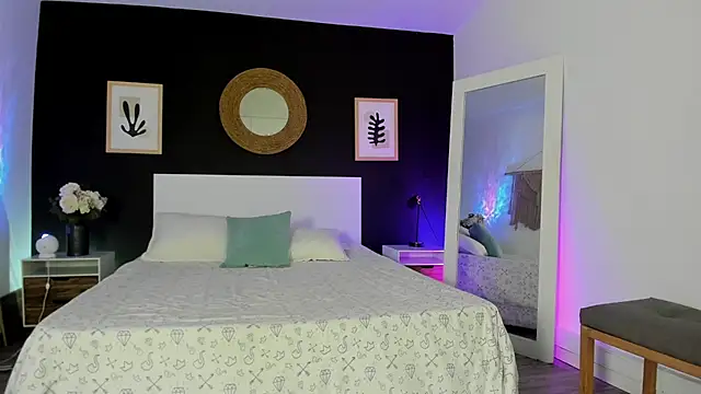 VioletPaket online show from 02/12/26, 11:27