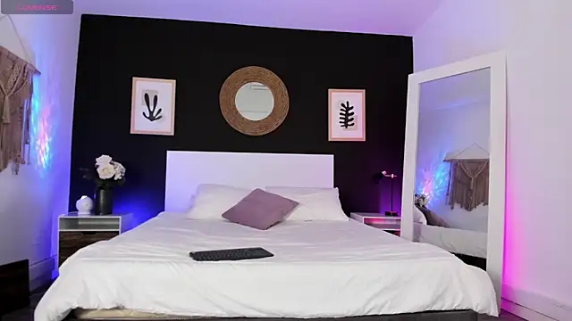 VioletPaket online show from 02/24/26, 12:14