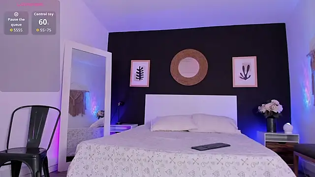 VioletPaket online show from 03/15/26, 12:55