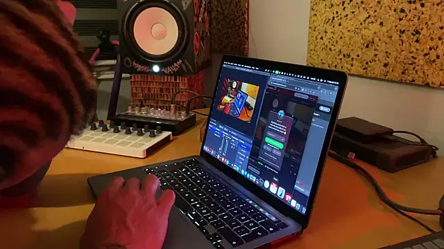 kameray12 online show from 03/11/25, 06:19