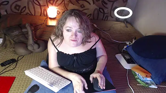 Snapshot of MiniNatalie chatting on 01/26/25, 05:23 MiniNatalie online show from 01/26/25, 05:23