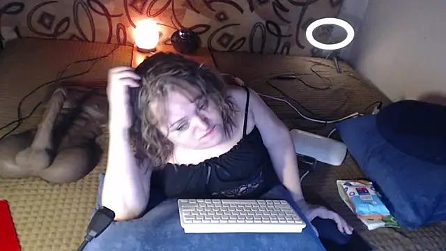 Snapshot of MiniNatalie chatting on 01/26/25, 09:51 MiniNatalie online show from 01/26/25, 09:51