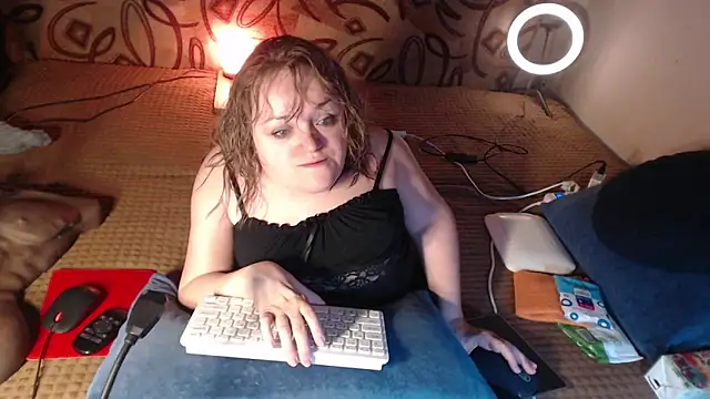 Snapshot of MiniNatalie chatting on 01/29/25, 01:05 MiniNatalie online show from 01/29/25, 01:05