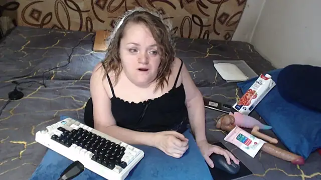 Snapshot of MiniNatalie chatting on 02/24/25, 06:26 MiniNatalie online show from 02/24/25, 06:26