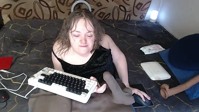 Snapshot of MiniNatalie chatting on 03/17/25, 01:03 MiniNatalie online show from 03/17/25, 01:03