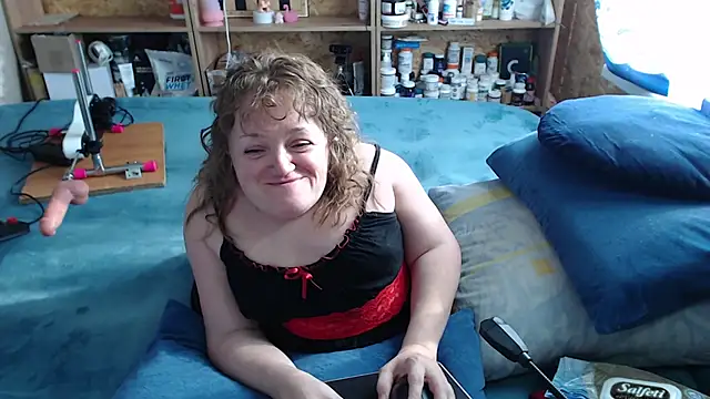 Snapshot of MiniNatalie chatting on 10/01/25, 07:36 MiniNatalie online show from 10/01/25, 07:36