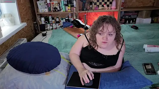 MiniNatalie online show from 11/14/25, 05:28