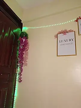 Lucyy1 online show from 04/04/26, 10:07