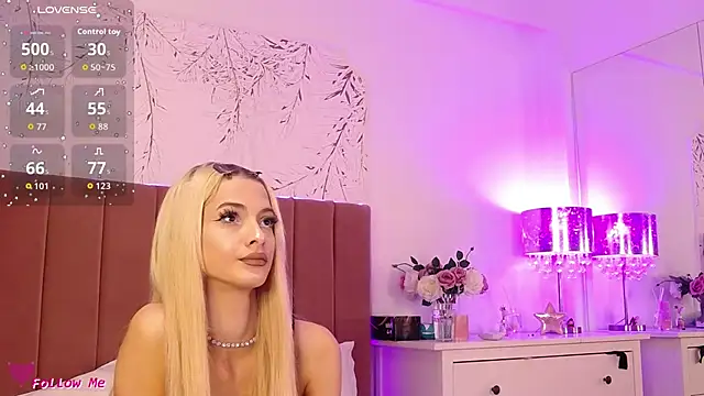 PinkySparks online show from 11/15/25, 06:48