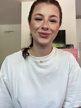 Mia-Minou online show from 05/04/26, 07:48