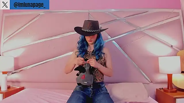 Lunapage online show from 02/26/25, 04:14