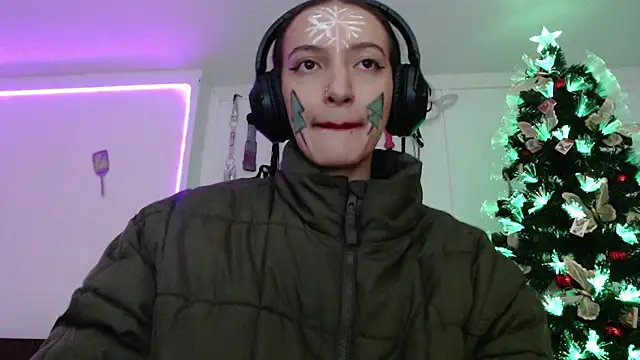 Eloise-brown online show from 12/17/24, 02:44