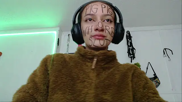 Eloise-brown online show from 01/30/25, 04:37