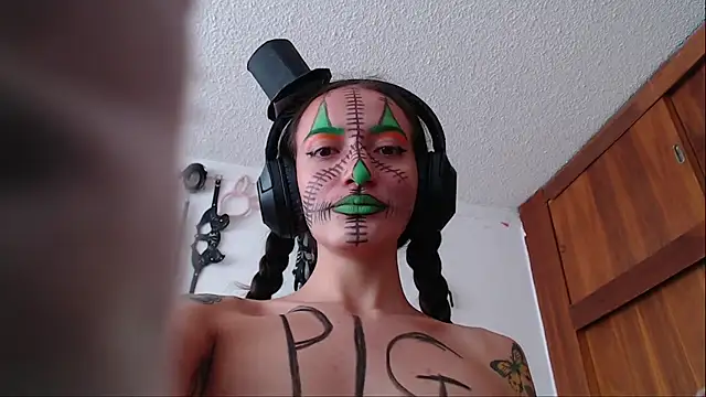 Eloise-brown online show from 02/01/25, 08:47