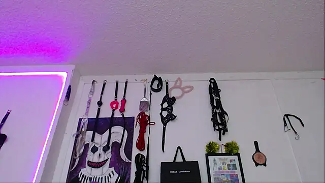 Eloise-brown online show from 02/15/25, 04:47