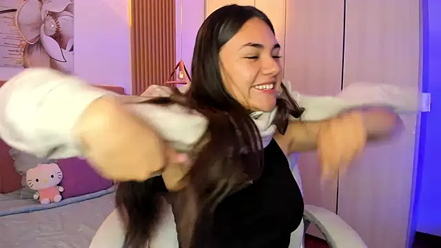 mia nevaeh online show from 10/24/25, 09:55