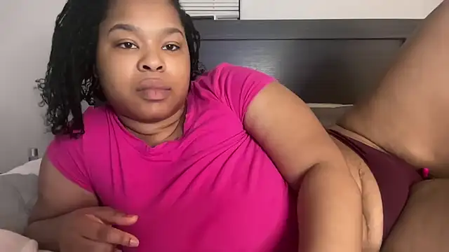 MissAriisback online show from 12/02/25, 12:10