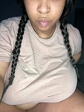 MissAriisback online show from 04/22/26, 05:10