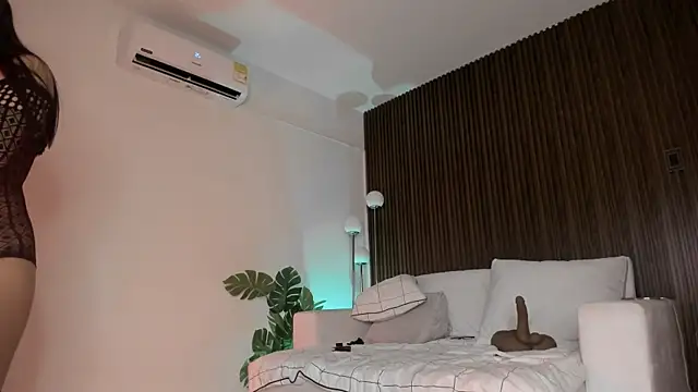 molly cams8 online show from 06/05/26, 03:46