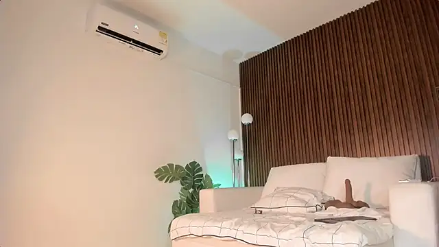 molly cams8 online show from 06/06/26, 10:36