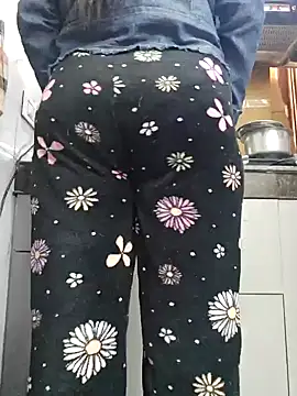 Manpreet kaur21 online show from 01/15/25, 07:37