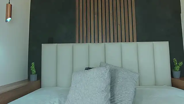 AmyPalmmer online show from 02/19/25, 06:43