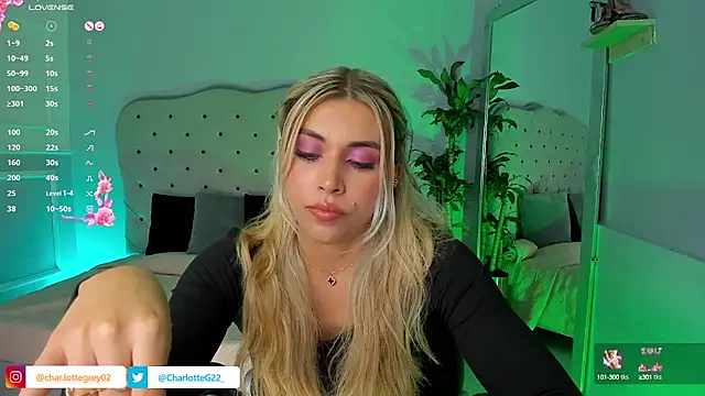 Snapshot of charlotte__grey chatting on 02/03/25, 09:07 charlotte grey online show from 02/03/25, 09:07