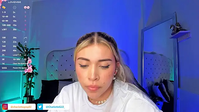 Snapshot of charlotte__grey chatting on 03/05/25, 02:25 charlotte grey online show from 03/05/25, 02:25