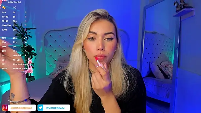 Snapshot of charlotte__grey chatting on 03/05/25, 08:53 charlotte grey online show from 03/05/25, 08:53