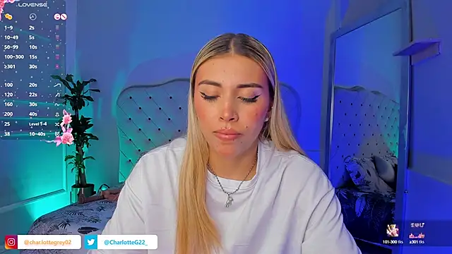 Snapshot of charlotte__grey chatting on 03/17/25, 07:58 charlotte grey online show from 03/17/25, 07:58