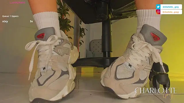 charlotte  grey online show from 11/10/25, 06:07