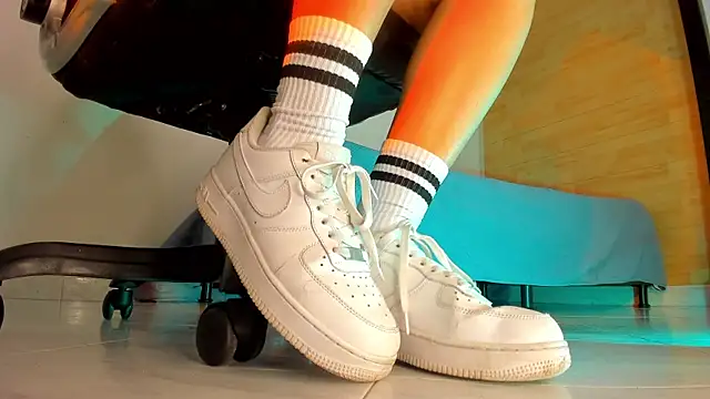 charlotte  grey online show from 11/17/25, 11:49