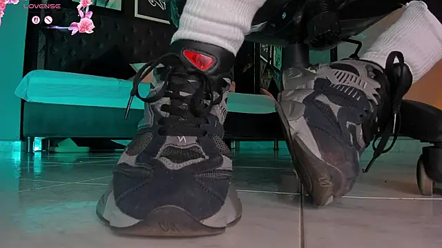 charlotte  grey online show from 02/13/26, 08:16