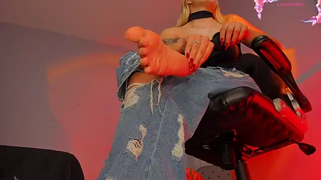 charlotte  grey online show from 04/04/26, 06:49