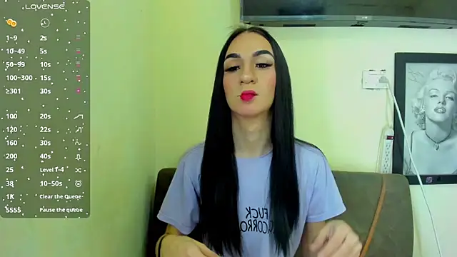 Mia thompson 19 online show from 12/25/24, 12:48